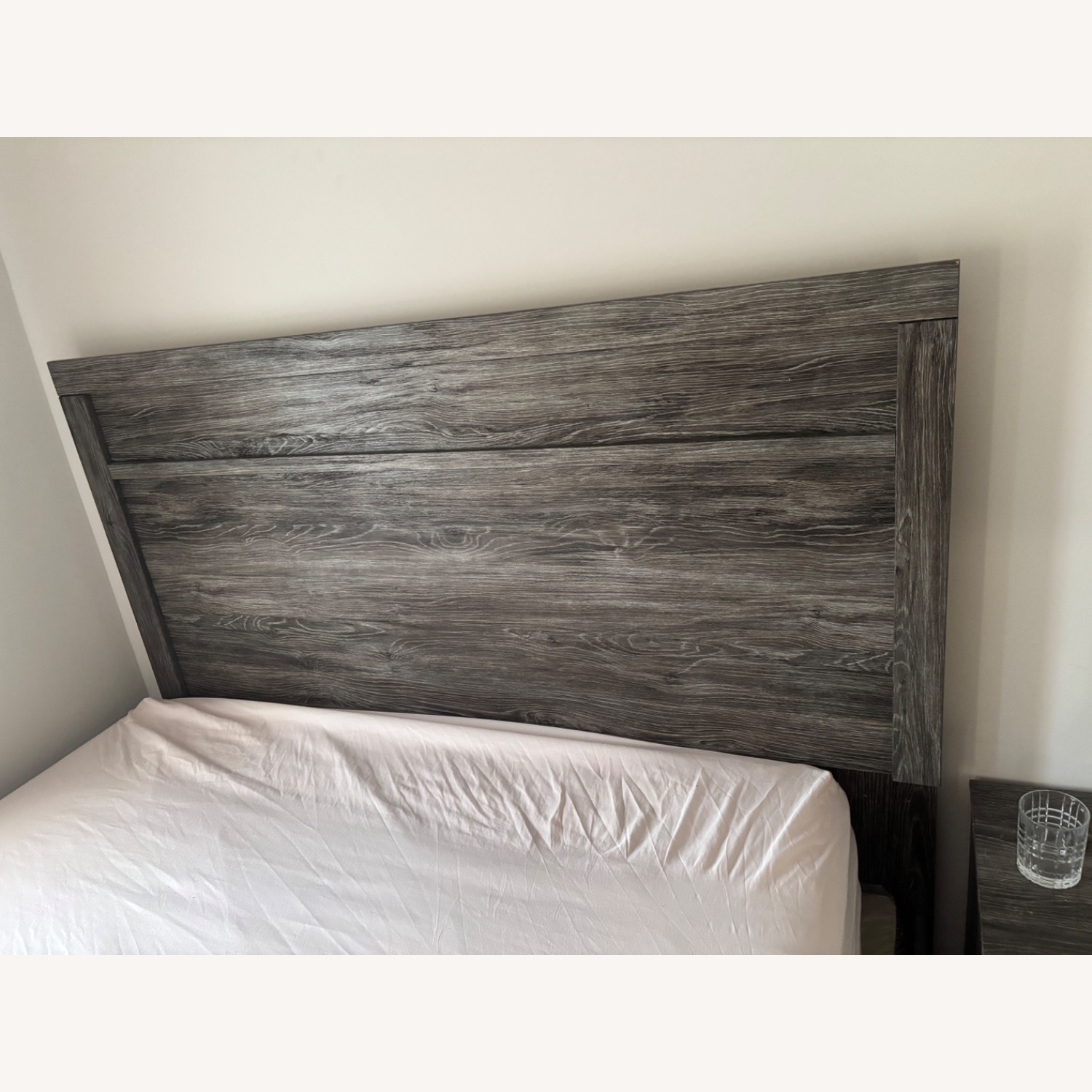 Light Brown Wood Queen Bed - image-4