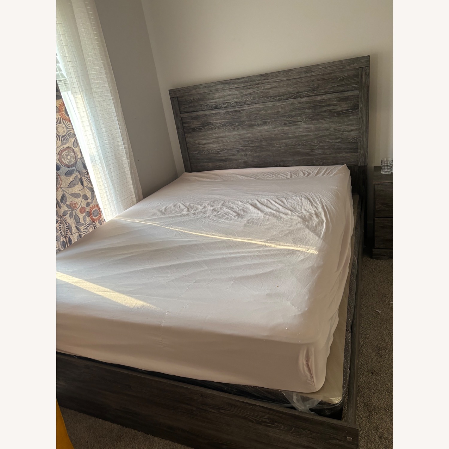 Light Brown Wood Queen Bed - image-2