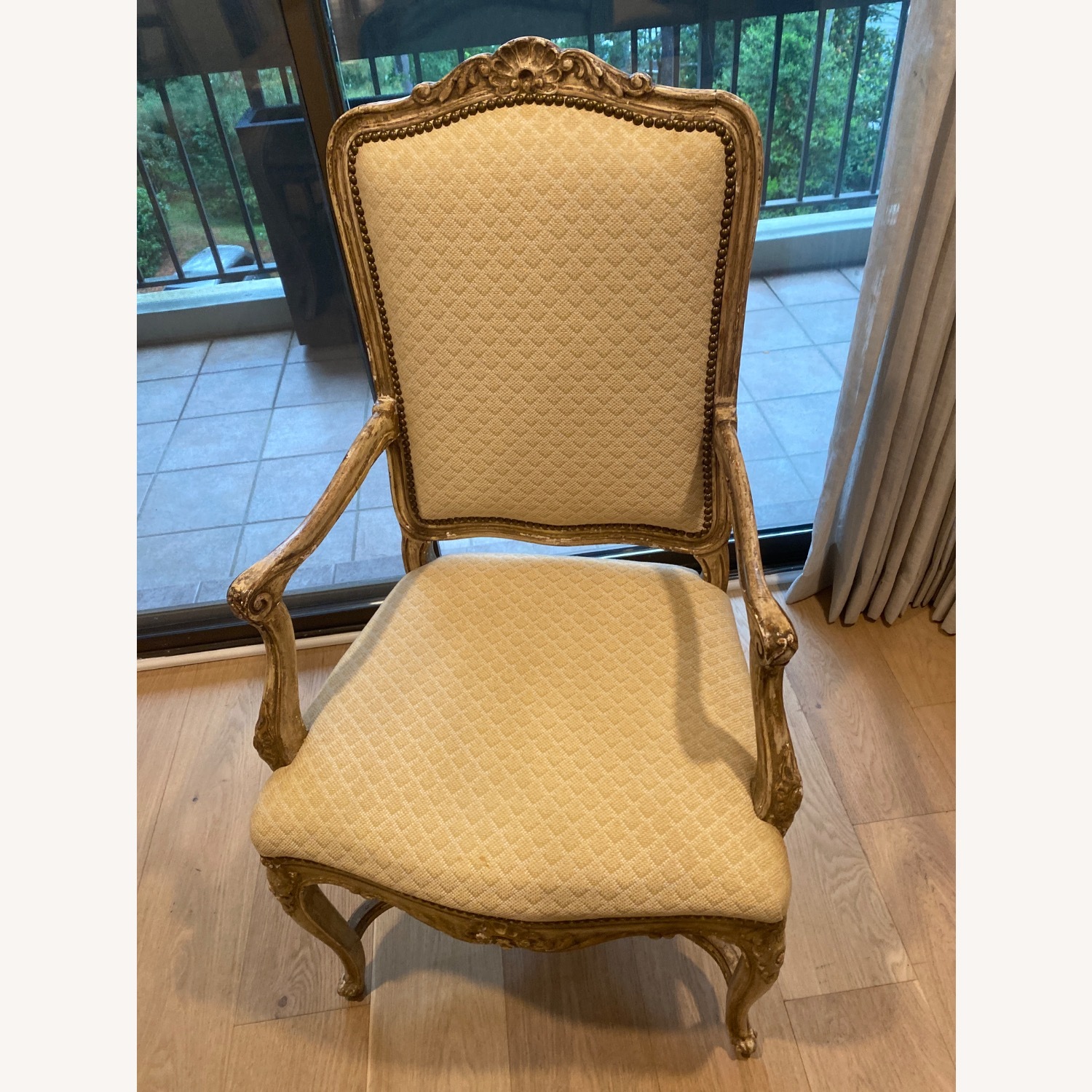 Vintage/Antique Finds Armchair - image-3