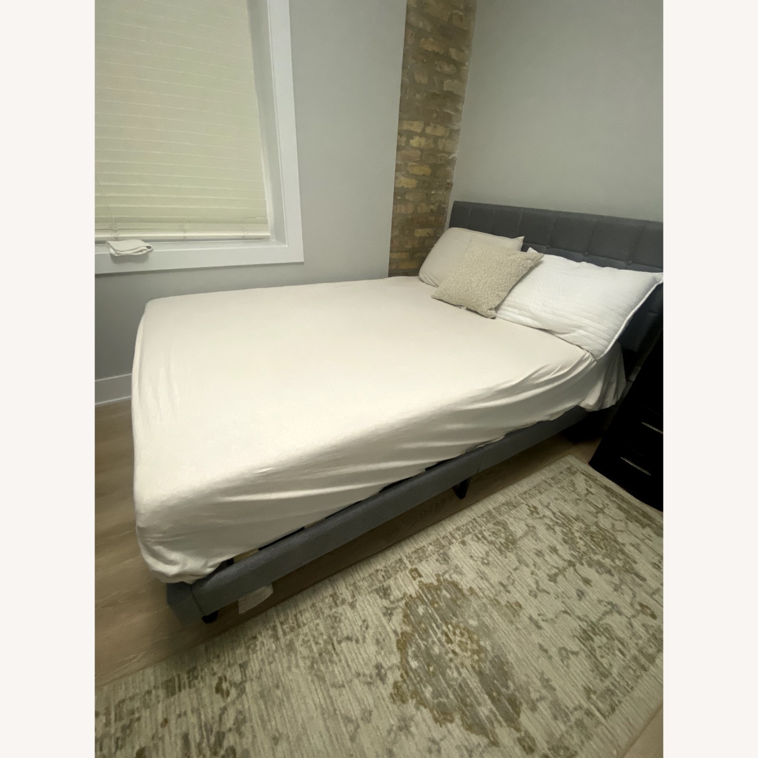 Molblly Light Gray Wood Full Bed - image-2