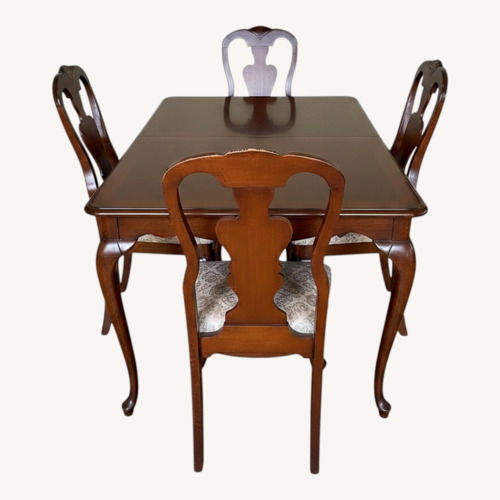 Used Vintage/Antique Finds Dining Set for sale on AptDeco