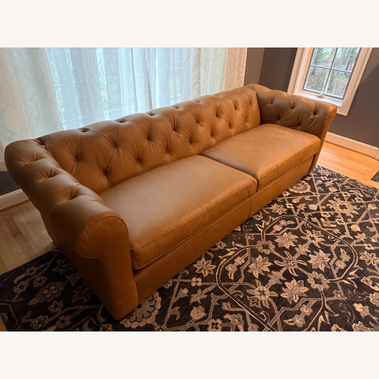 Bassett Jamestown Chesterfield-style Leather Sofa - image-2