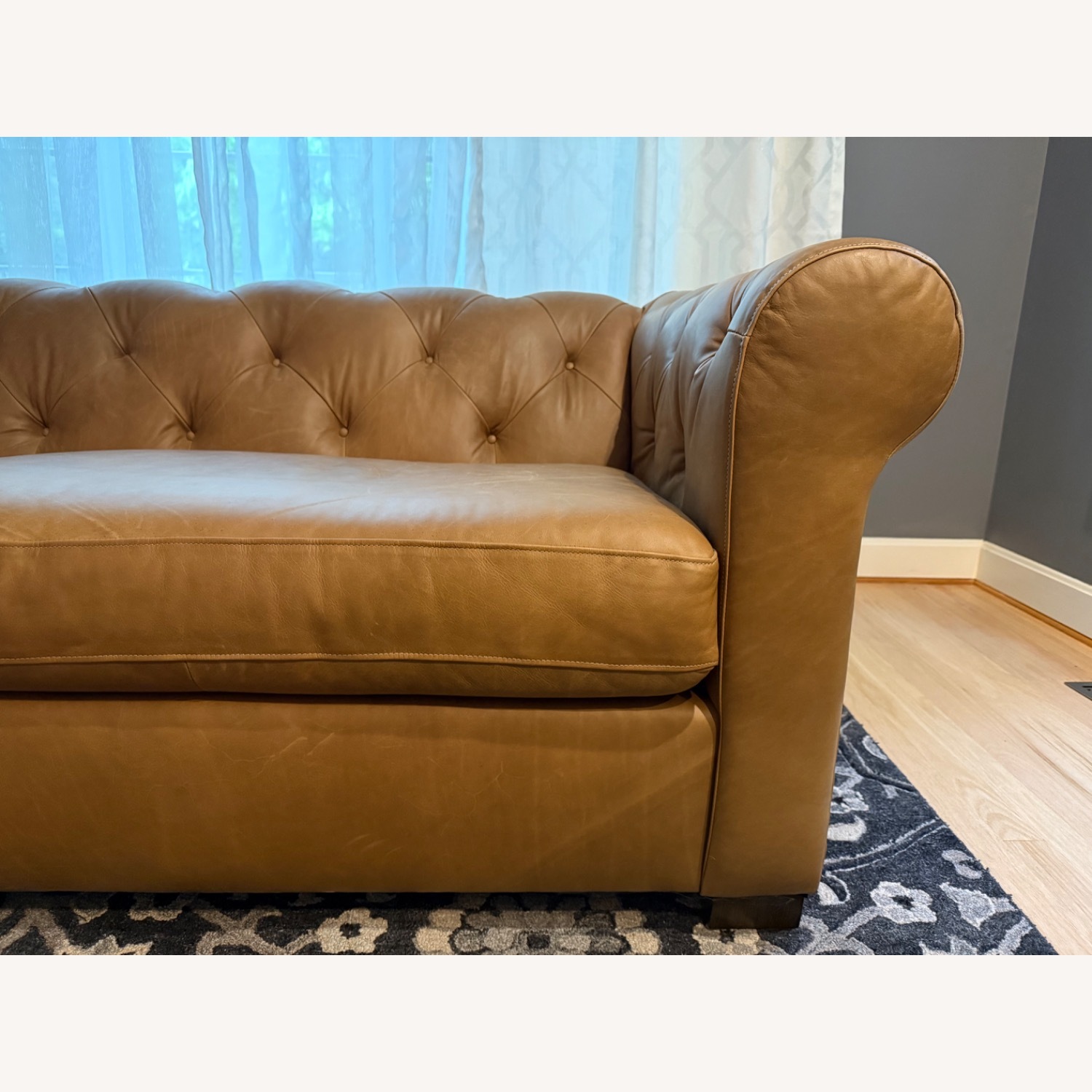 Bassett Jamestown Chesterfield-style Leather Sofa - image-4