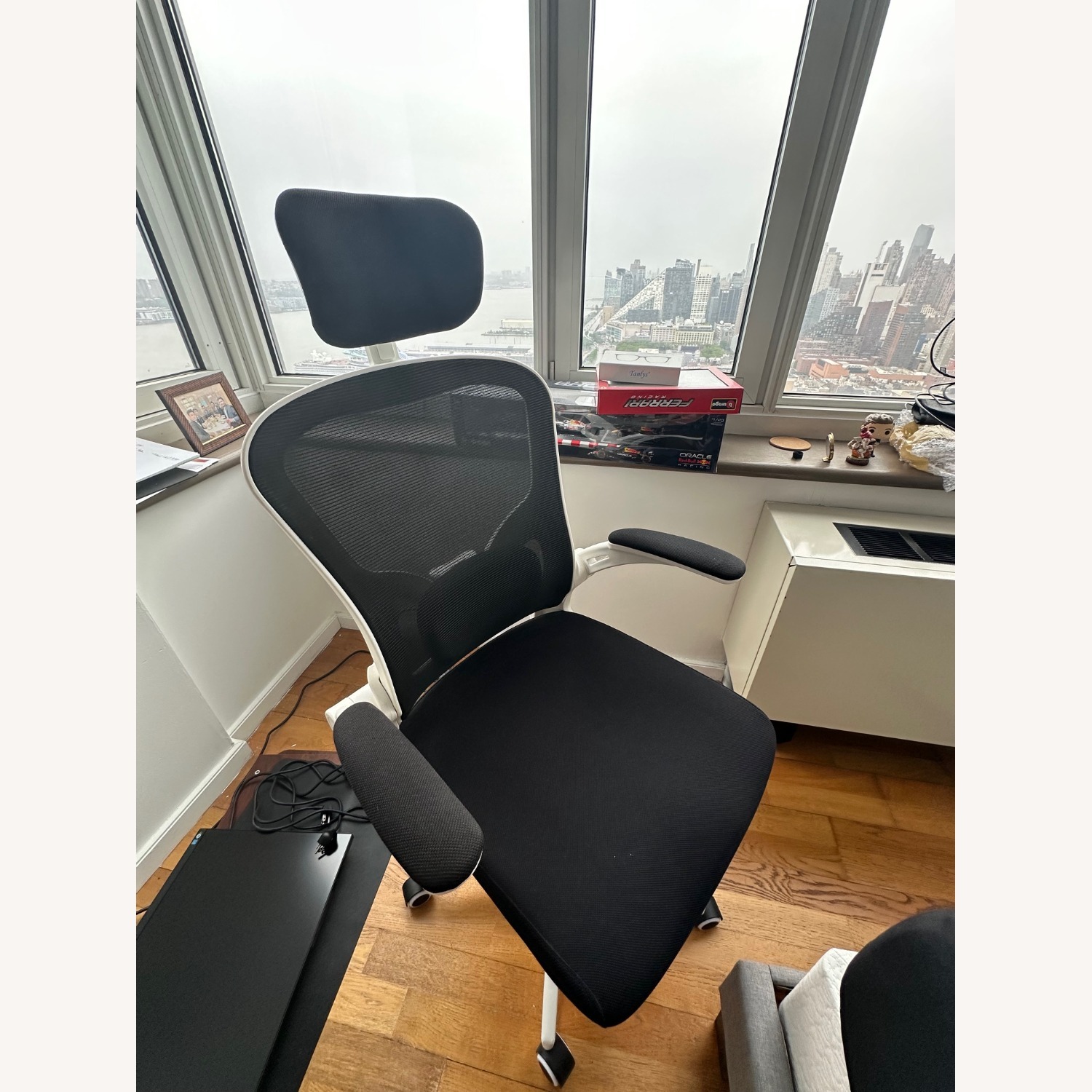Ergonomic Desk Chair - image-2