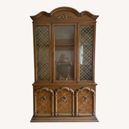 Used Vintage Traditional Display Cabinet for sale on AptDeco