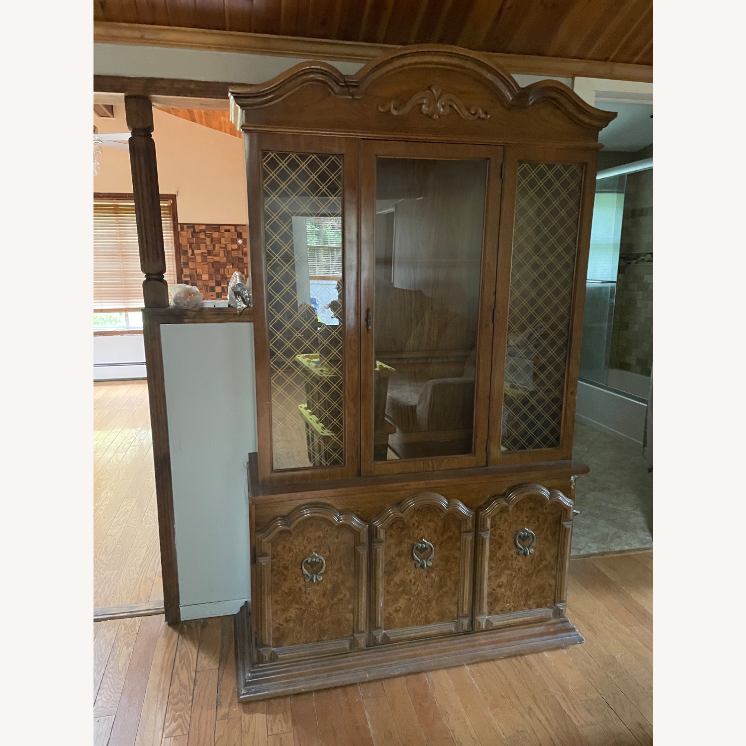 Vintage Traditional Display Cabinet - image-1