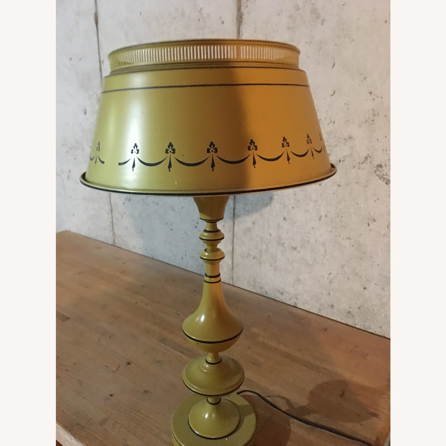 Yellow Painted Tole Metal Table Lamp - image-4