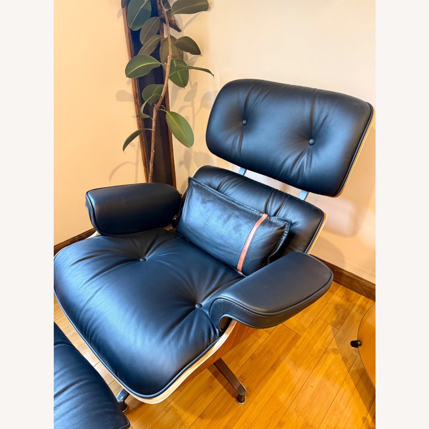 Eames Office Black Leather Ottoman Replica - image-4