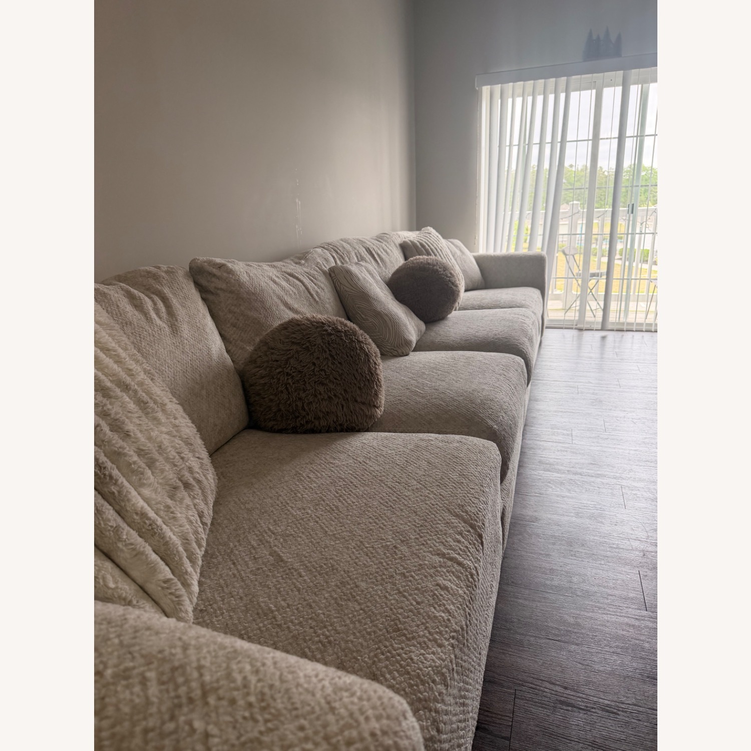 Bob's Discount Furniture 3+ Seater Sofa - image-3