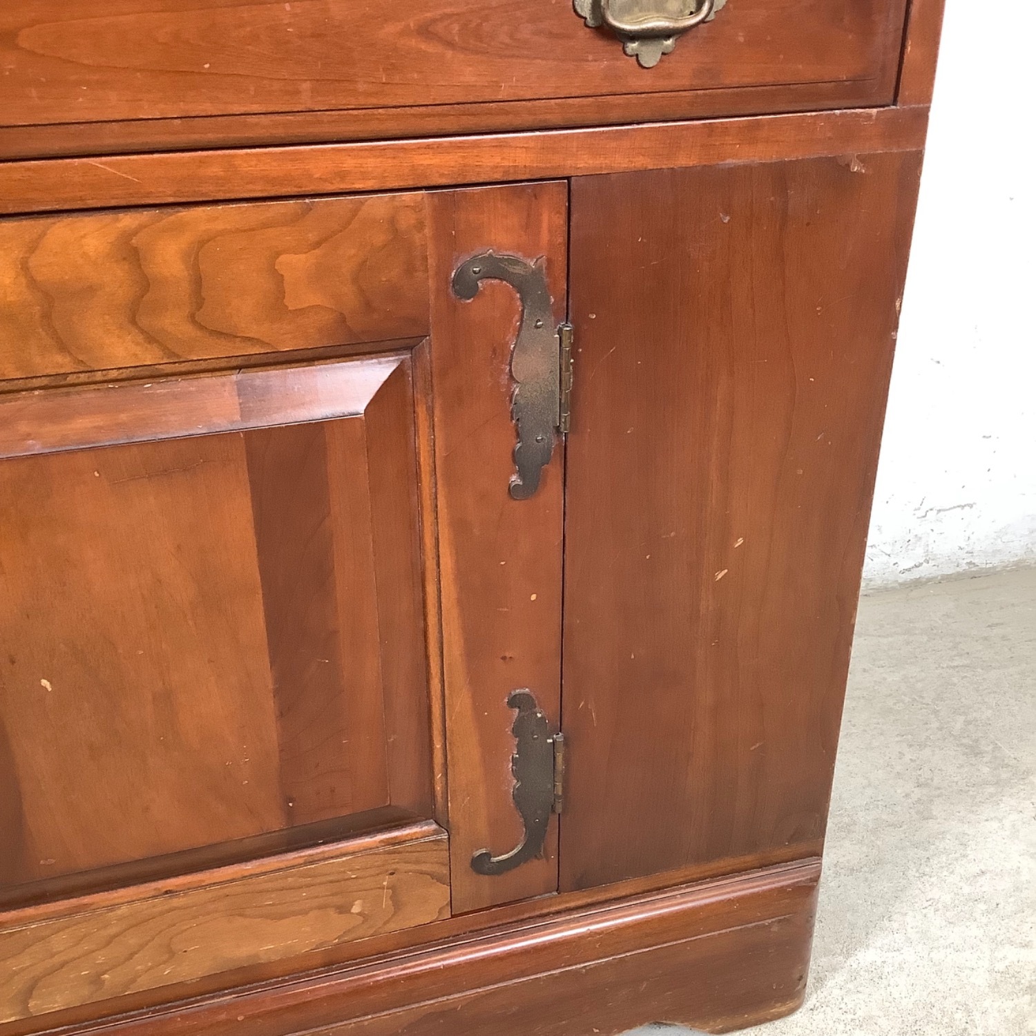 Vintage American Cherry End Server - image-17