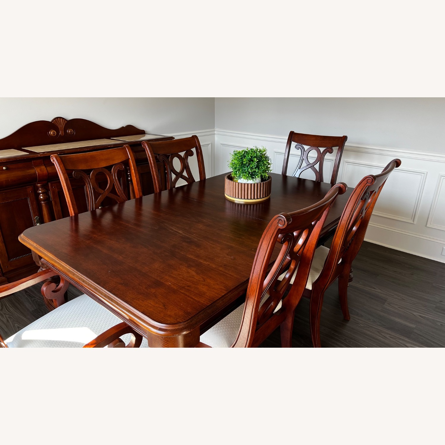 Broyhill Dining Set with Two Extra Leaves - image-14