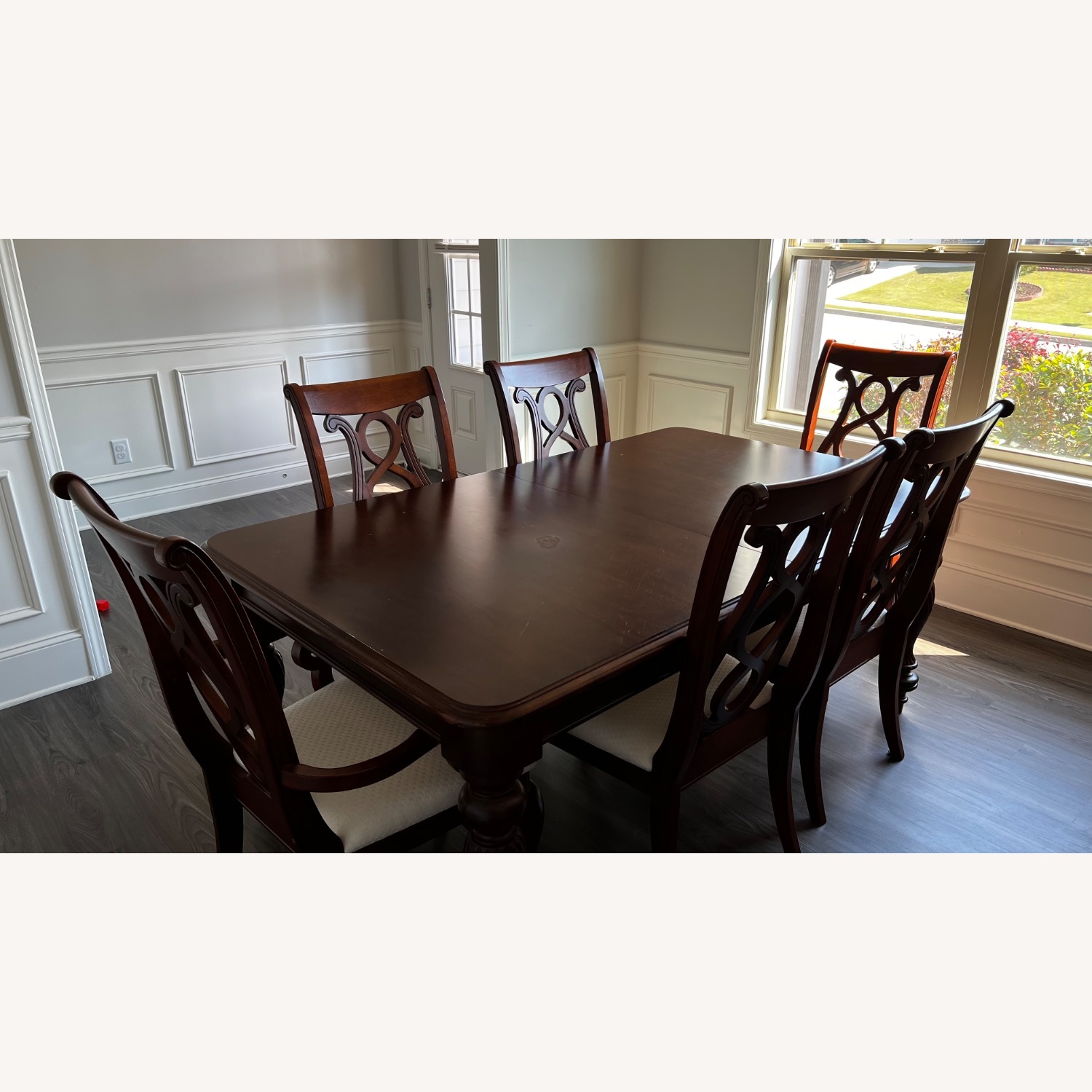 Broyhill Dining Set with Two Extra Leaves - image-7