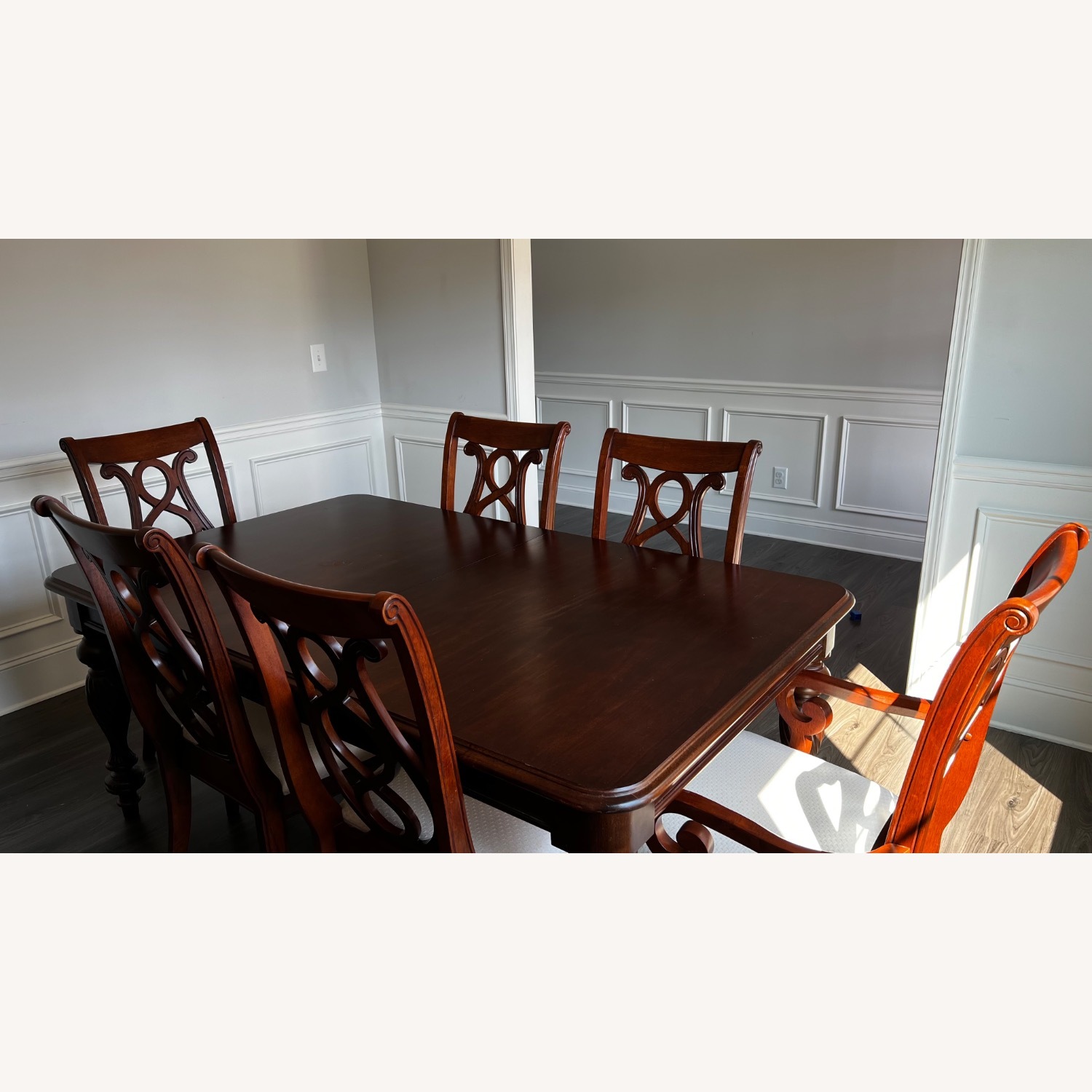 Broyhill Dining Set with Two Extra Leaves - image-15
