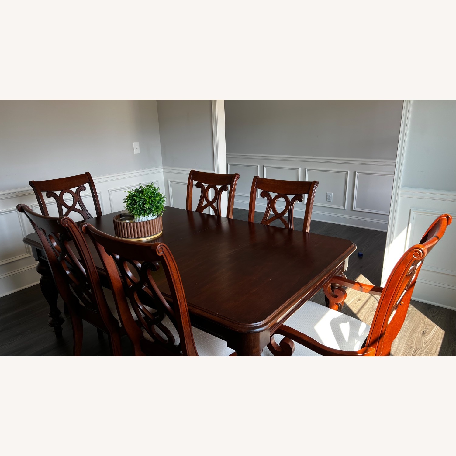 Broyhill Dining Set with Two Extra Leaves - image-13