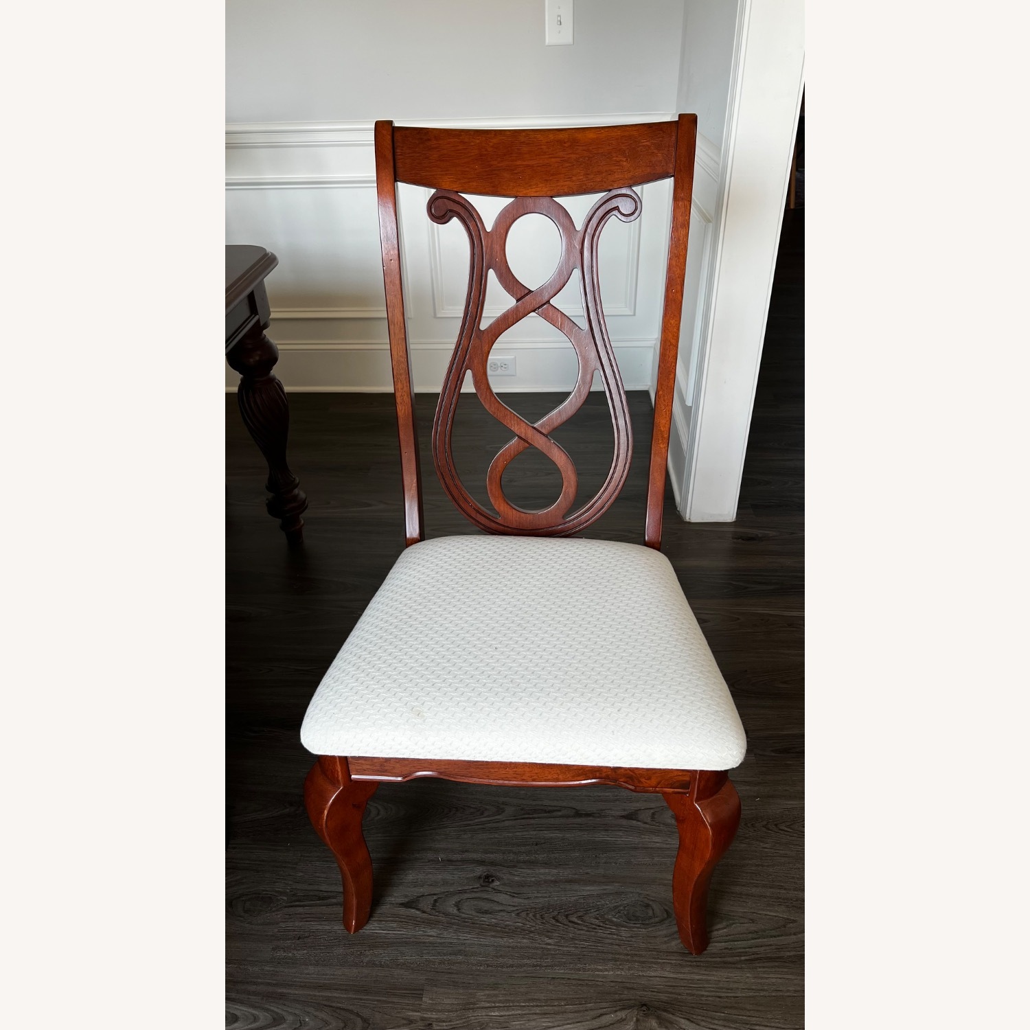 Broyhill Dining Set with Two Extra Leaves - image-5