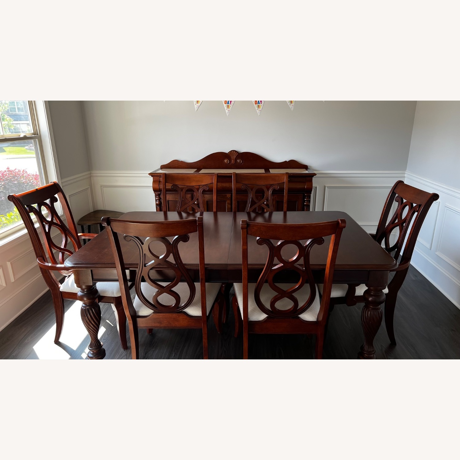 Broyhill Dining Set with Two Extra Leaves - image-11