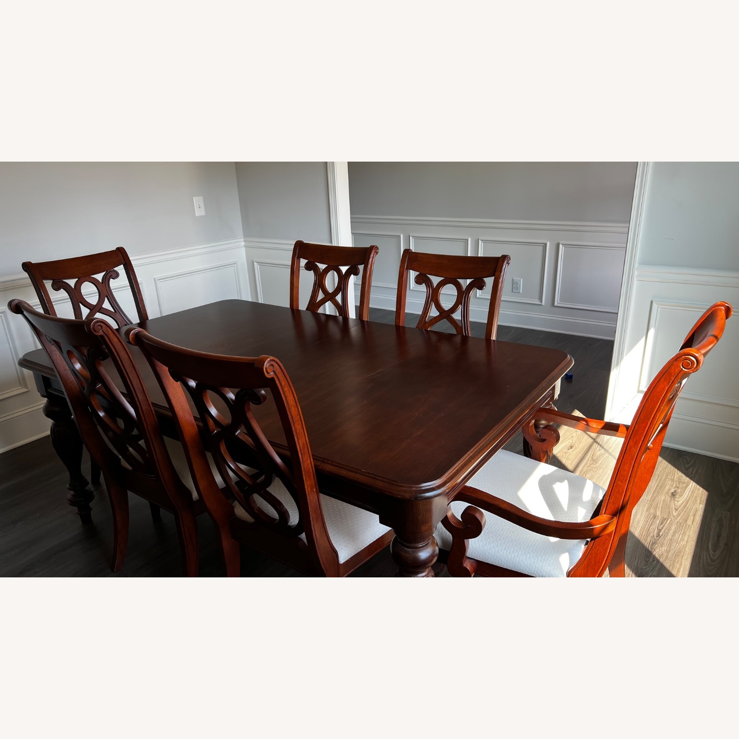 Broyhill Dining Set with Two Extra Leaves - image-9