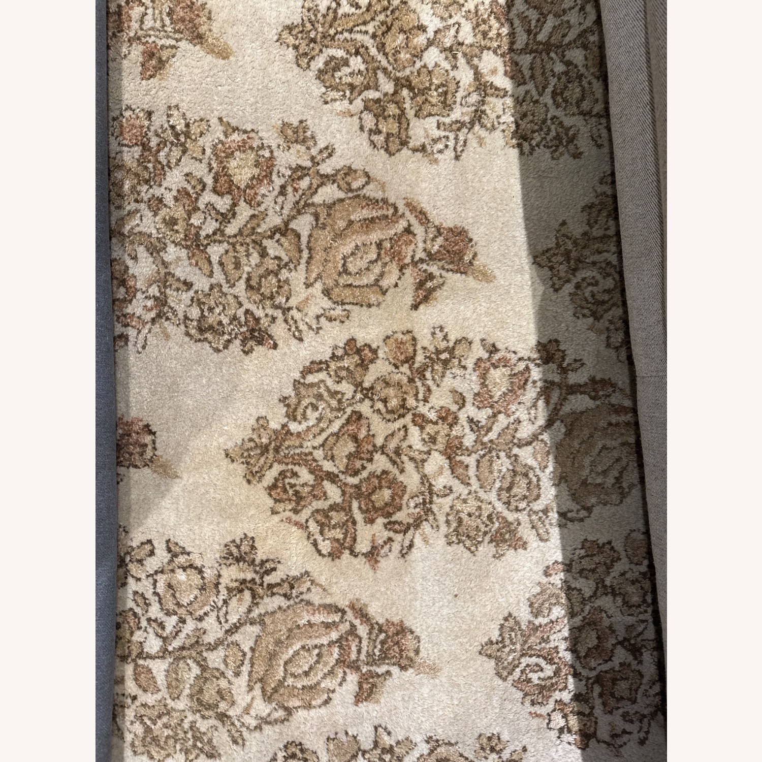 Wool Tufted Rug  - image-1