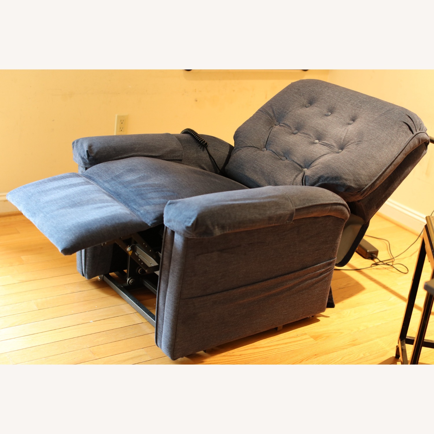 Pride Heritage Power Recliner Size Small - image-3