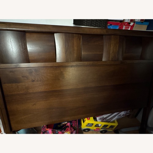Used Raymour & Flanigan Jovie Platform Bed  for sale on AptDeco