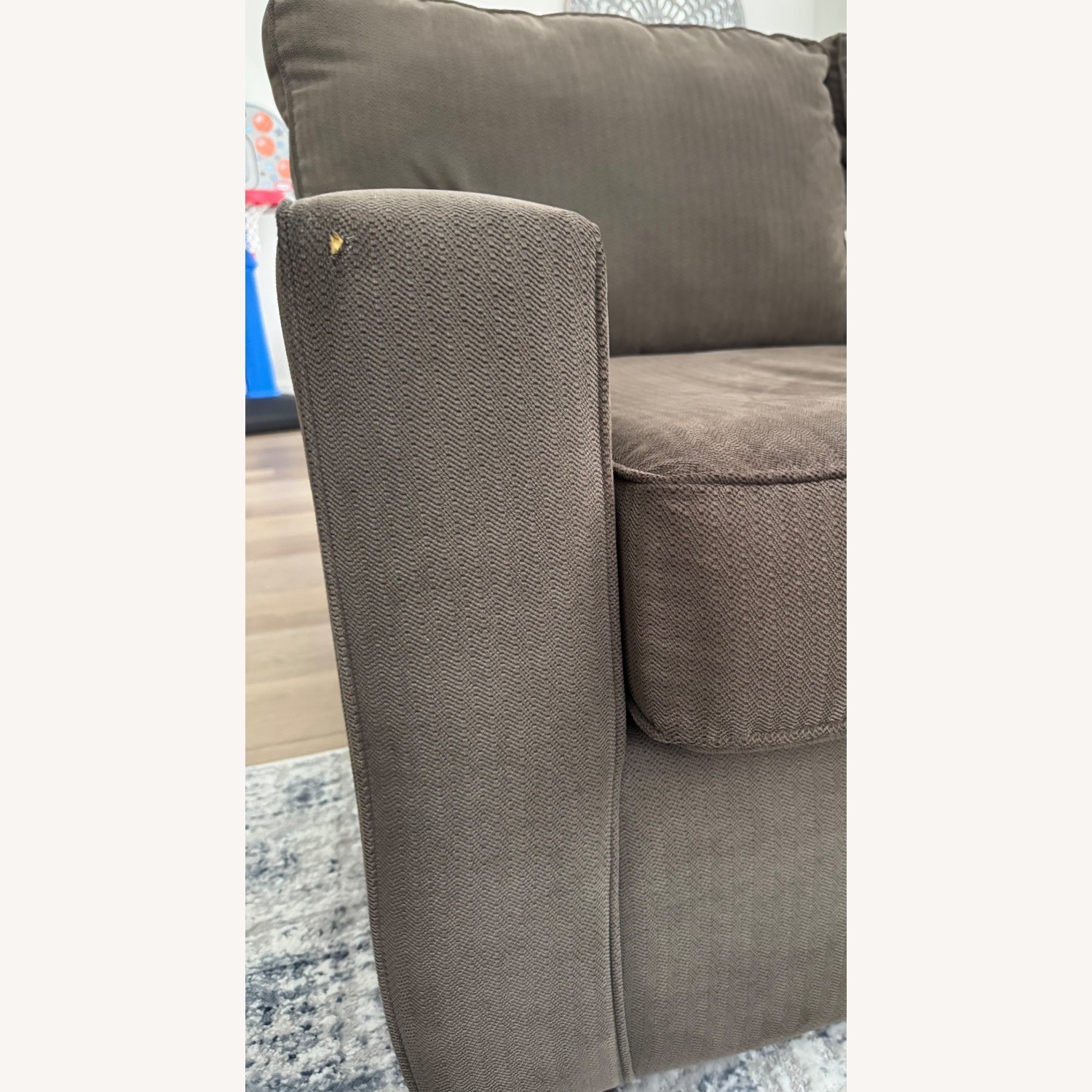 Jennifer Convertibles 2-Piece Sectional - image-2