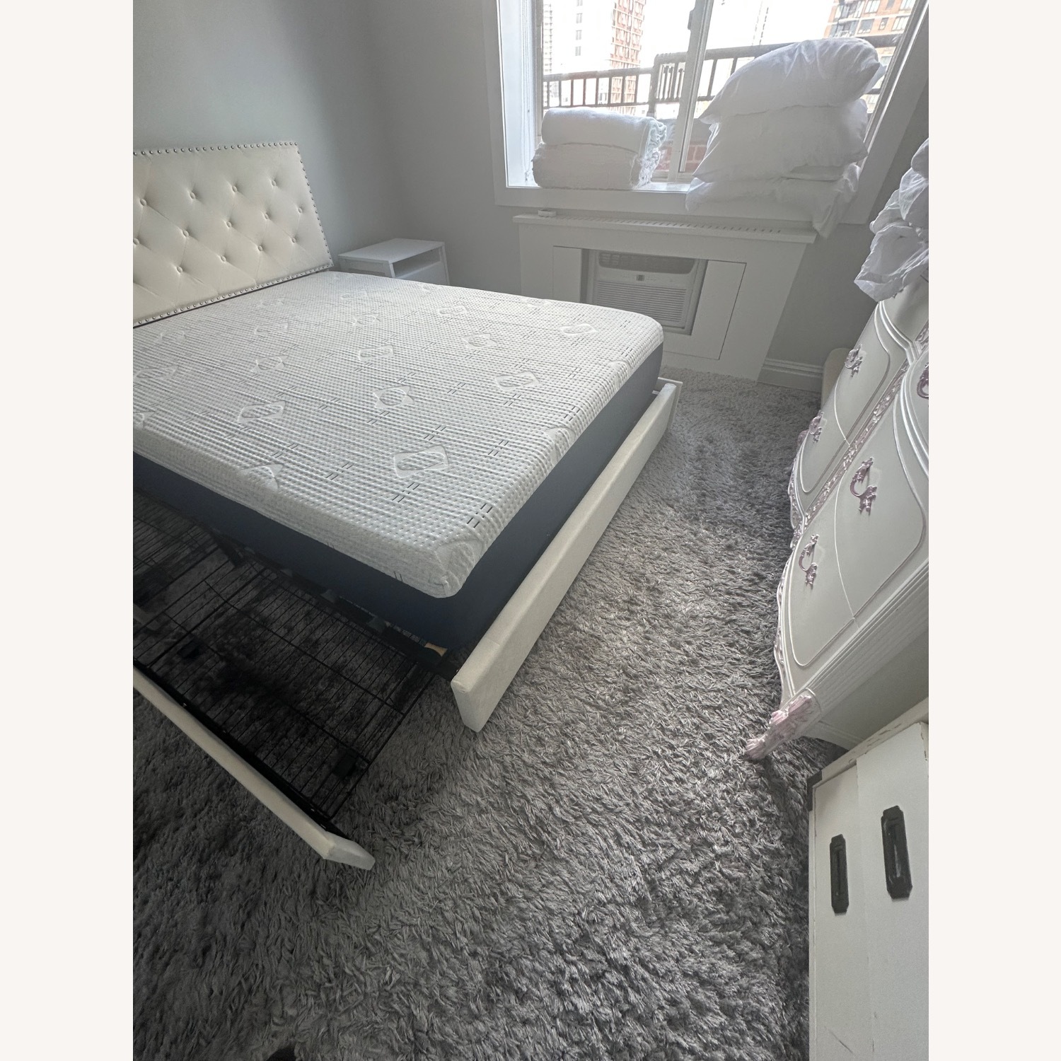 Contemporary Queen Bed - image-6