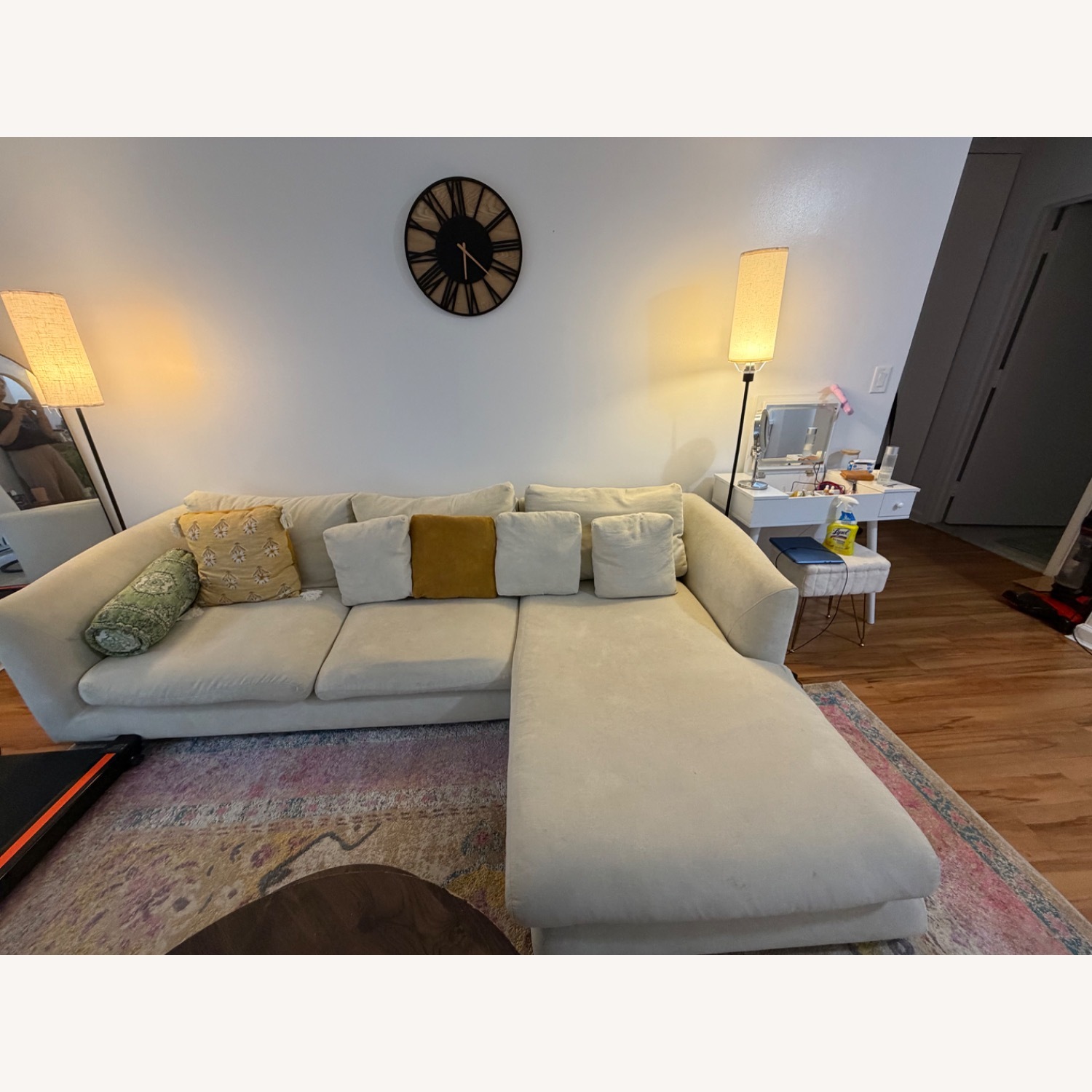 Valyou Feathers Sectional Sofa 110’ - image-4