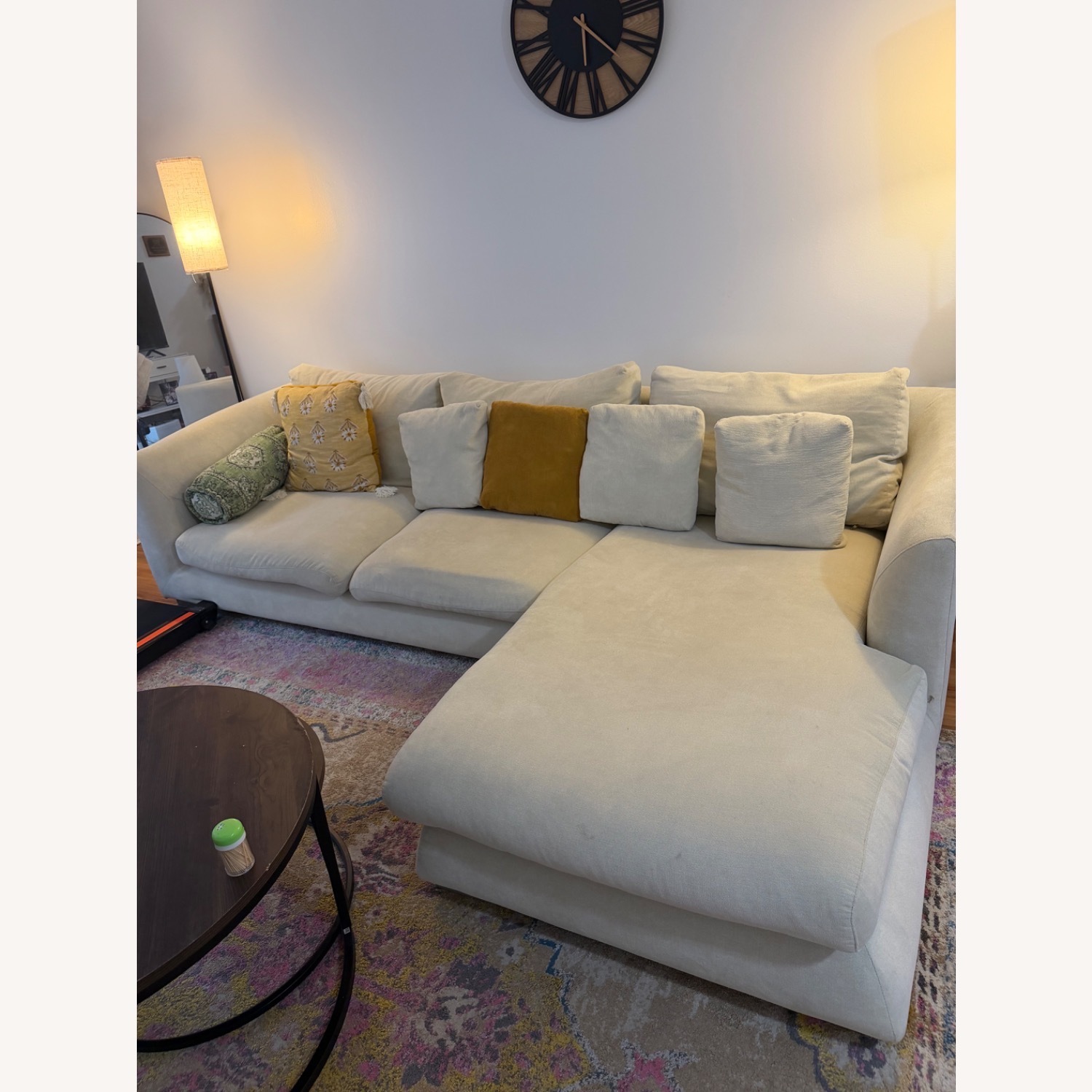 Valyou Feathers Sectional Sofa 110’ - image-3