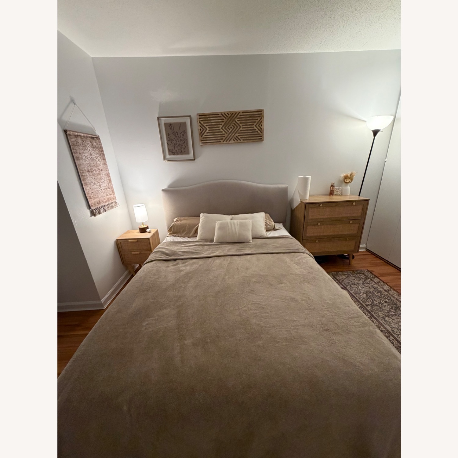 Valyou Furniture Belle Queen Bed - image-2