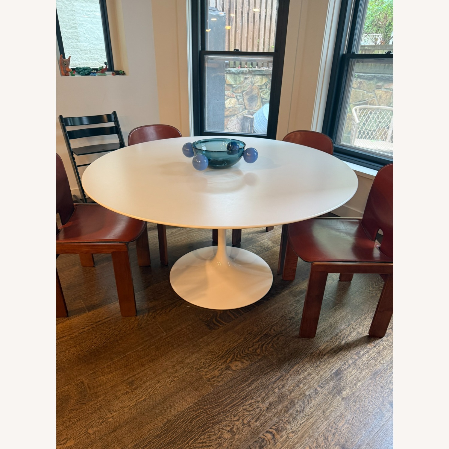 Knoll Saarinen Round Dining Table - image-2