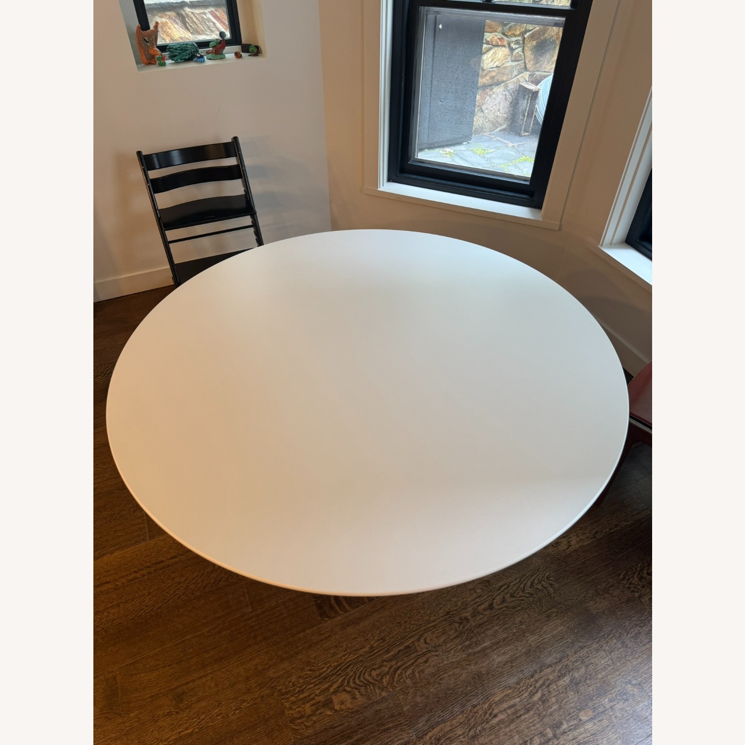Knoll Saarinen Round Dining Table - image-3