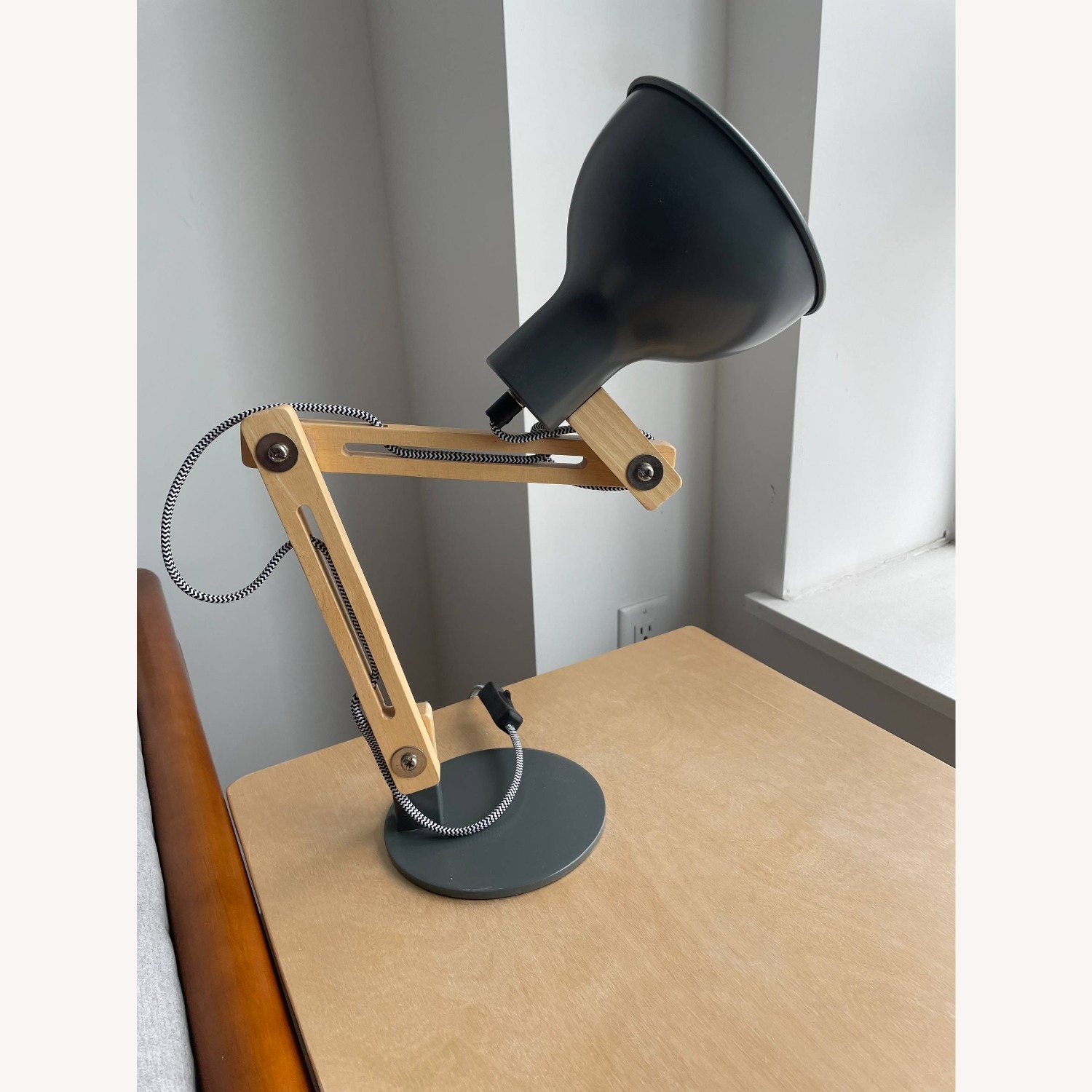 Table with Bendable Neck - image-2