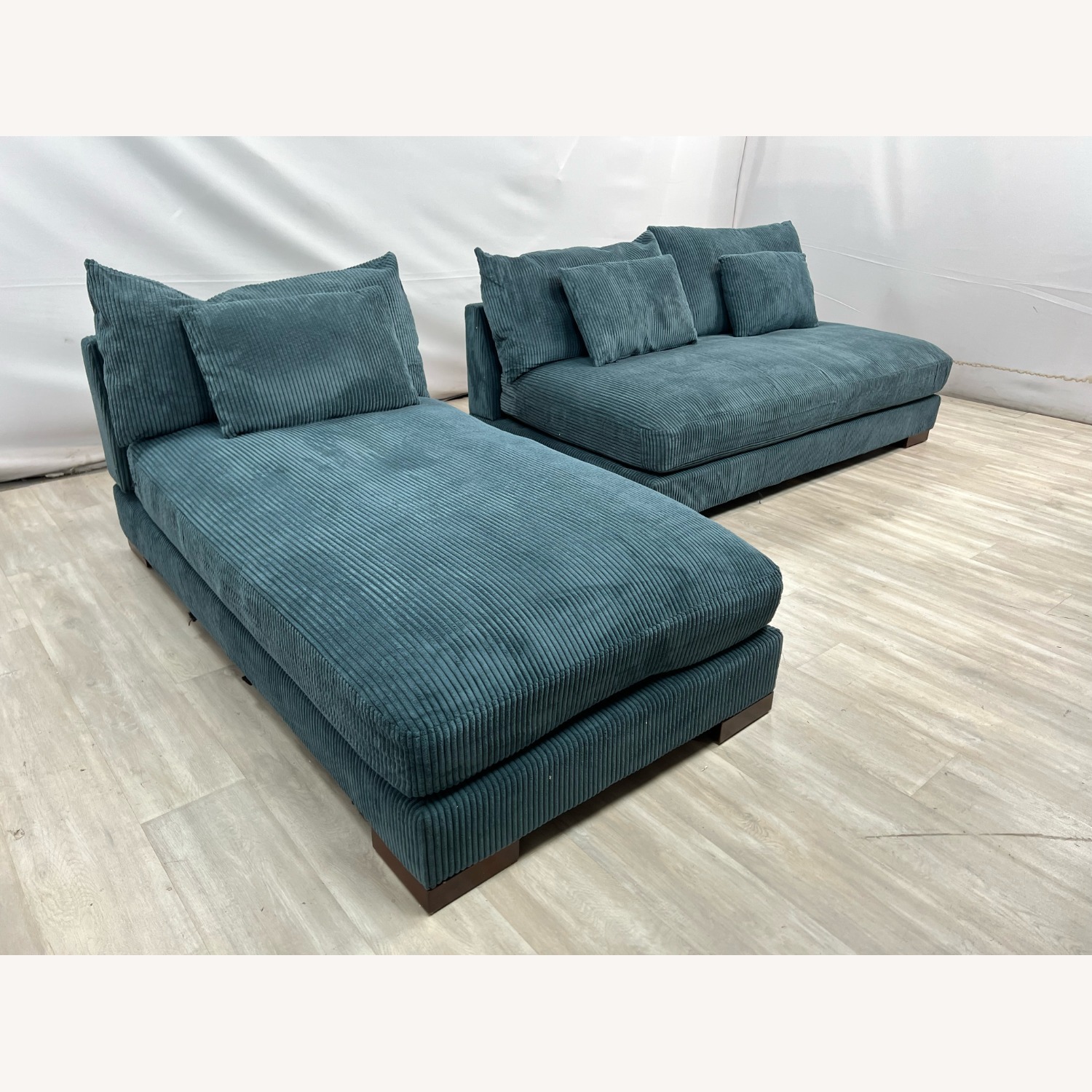 Wade Logan Aveion Wide Reversible Stationary - image-3
