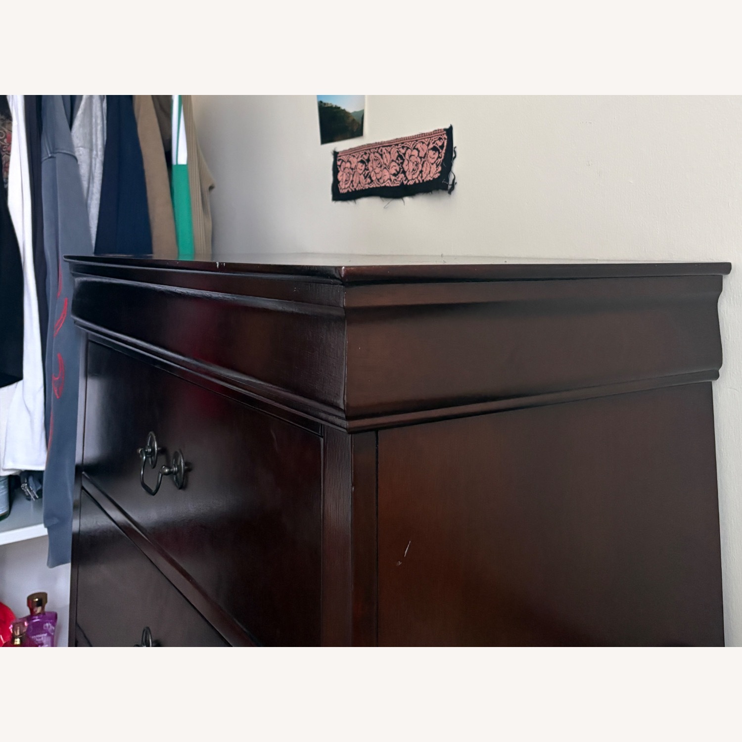 Ashley Furniture Alisdair 5 Drawer Chest of Drawers - image-3