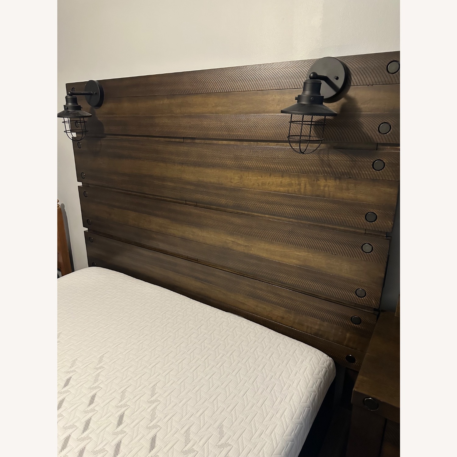 Bob’s Discount Furniture Sonoma Queen Bed - image-5