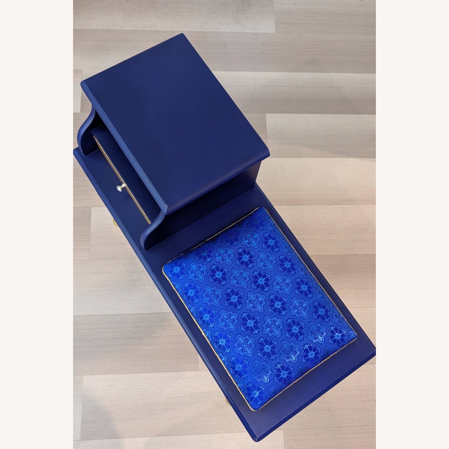Vintage Blue Gossip Bench / Accent Table - image-10