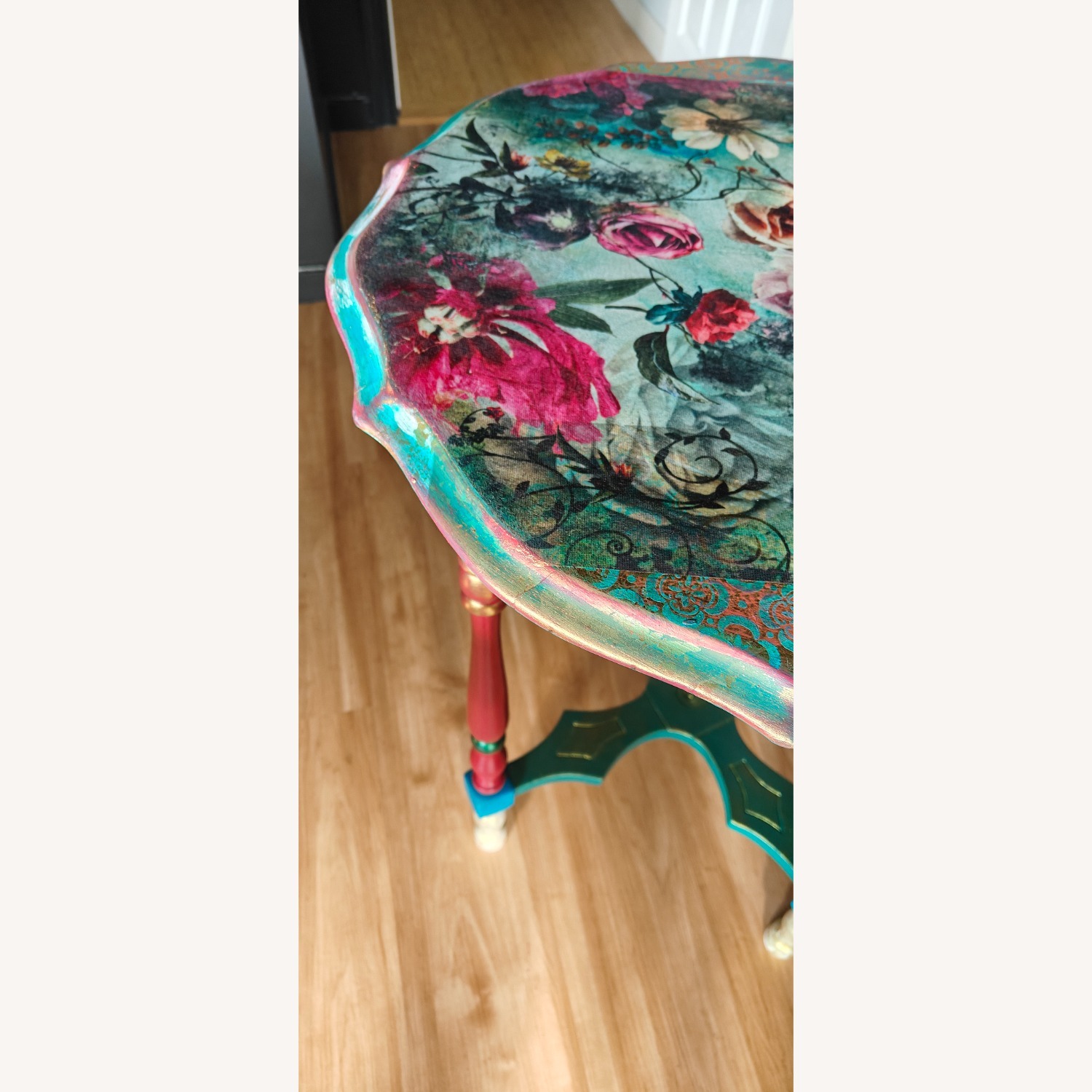 Vintage/Antique Chalk Painted Side Table - image-3