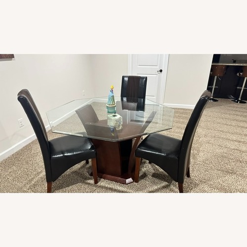 Used Contemporary Dining Table for sale on AptDeco