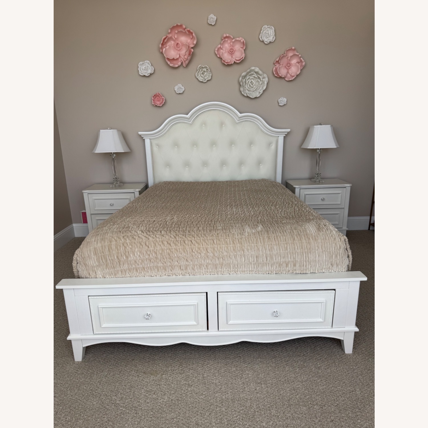 Gina White Wood King Bed - image-5