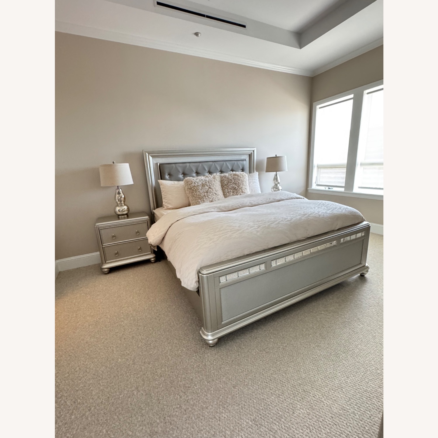 Glam King Size Bed With Tufted Headboard - image-4