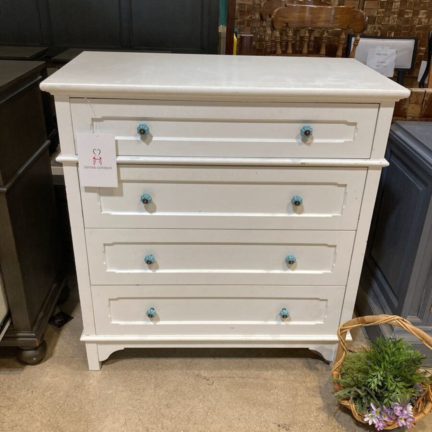 4-Drawer W Decorative Glass Pulls Dresser - image-2