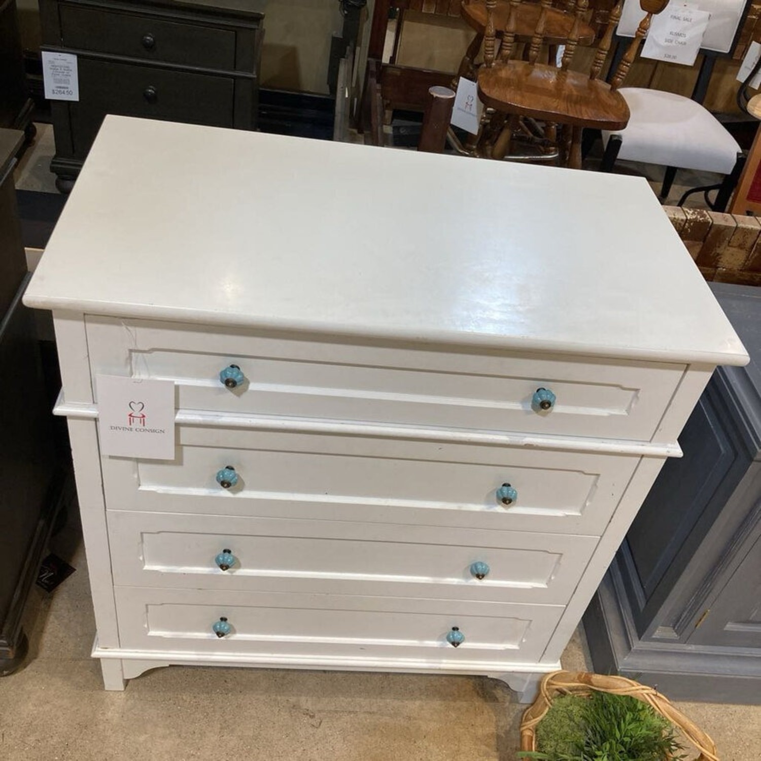 4-Drawer W Decorative Glass Pulls Dresser - image-3