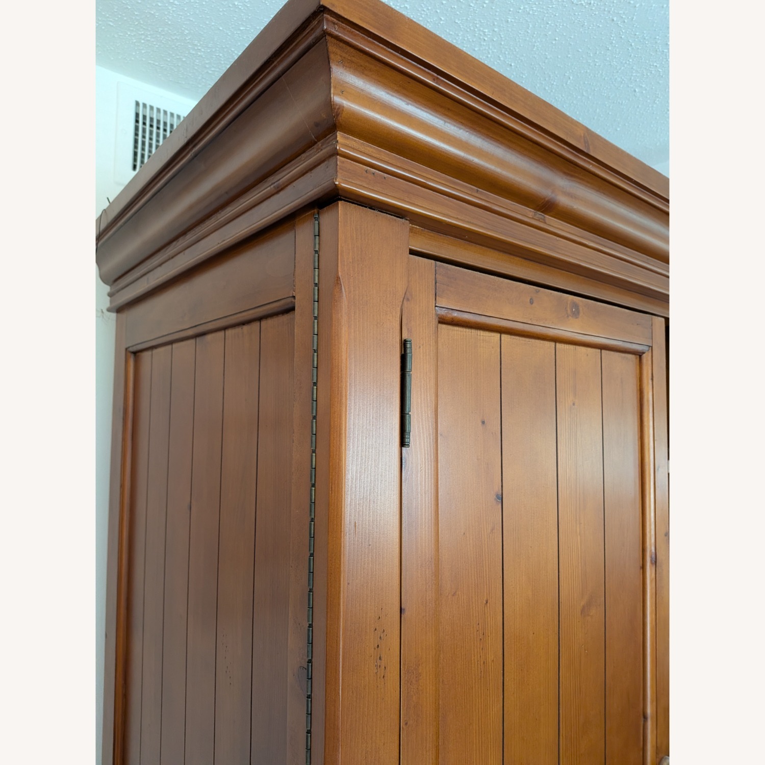 Jordan's Furniture Armoire - image-5
