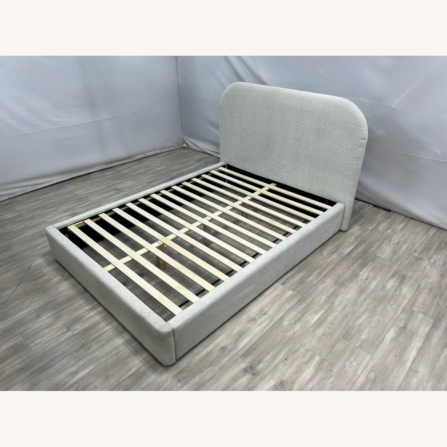 Modway Belle Platform Queen Upholstered Bed - image-3