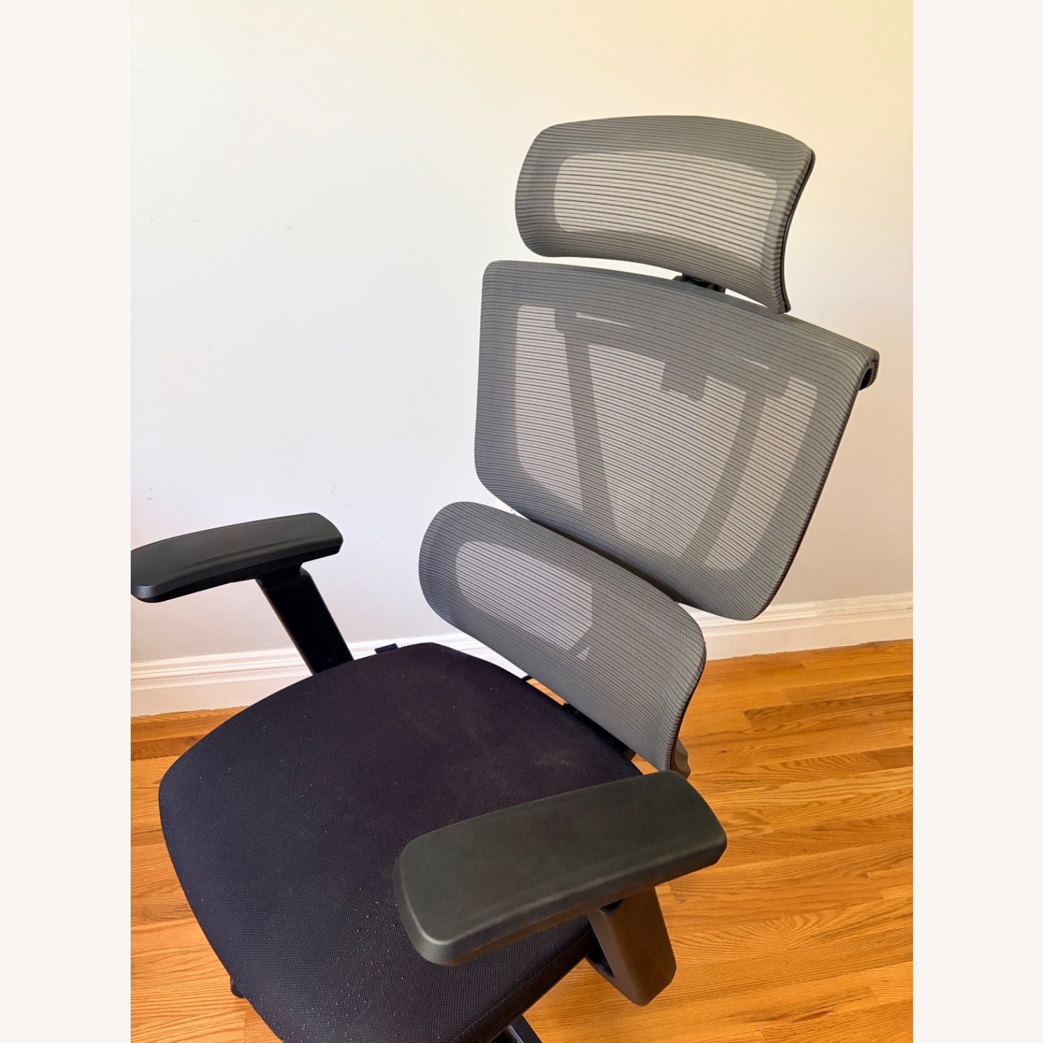 Ergonomic Office Chair - image-2