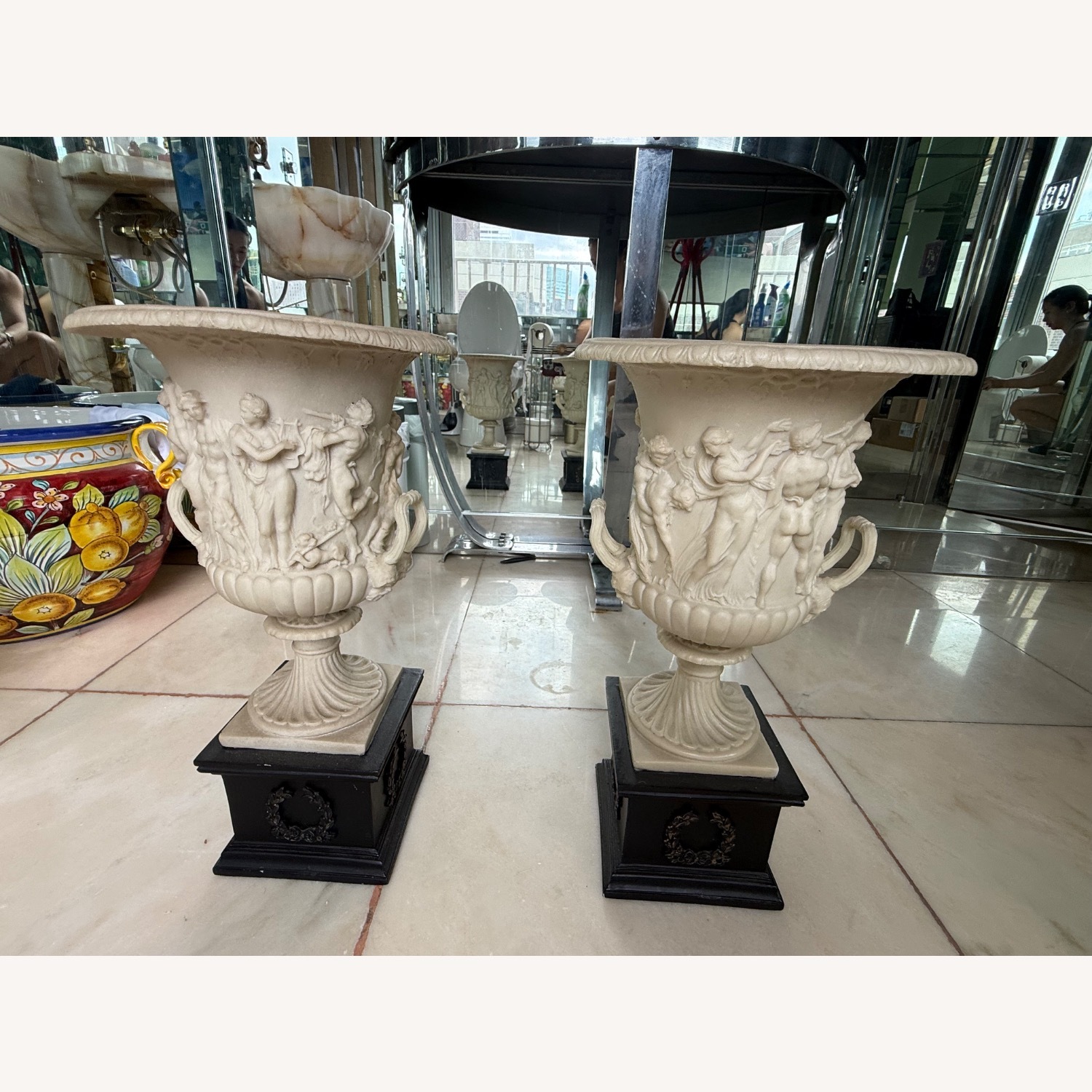 Antique Borghese Vase Set Of 2 Black Metal Décor - image-2