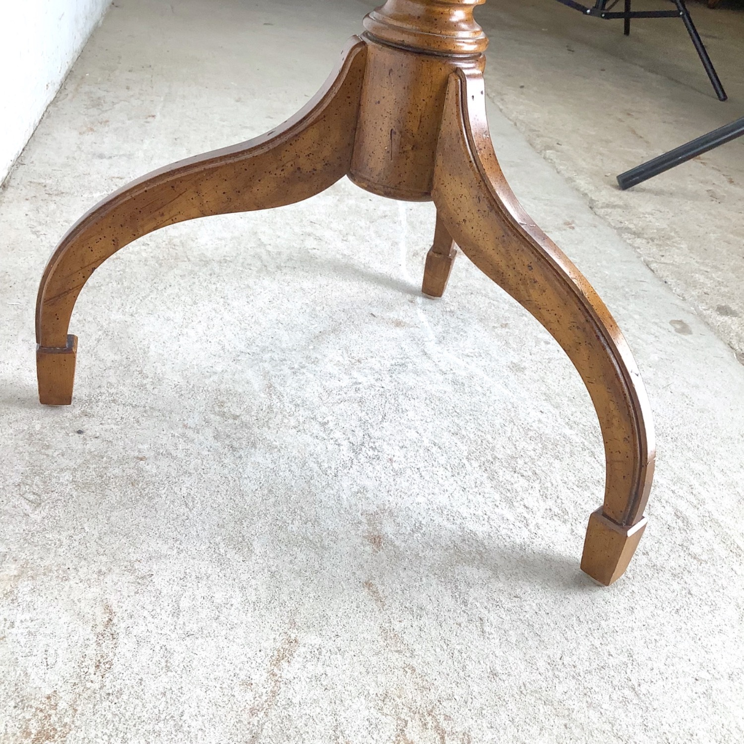 Weiman Burl Veneer Pedestal Accent Table - image-5