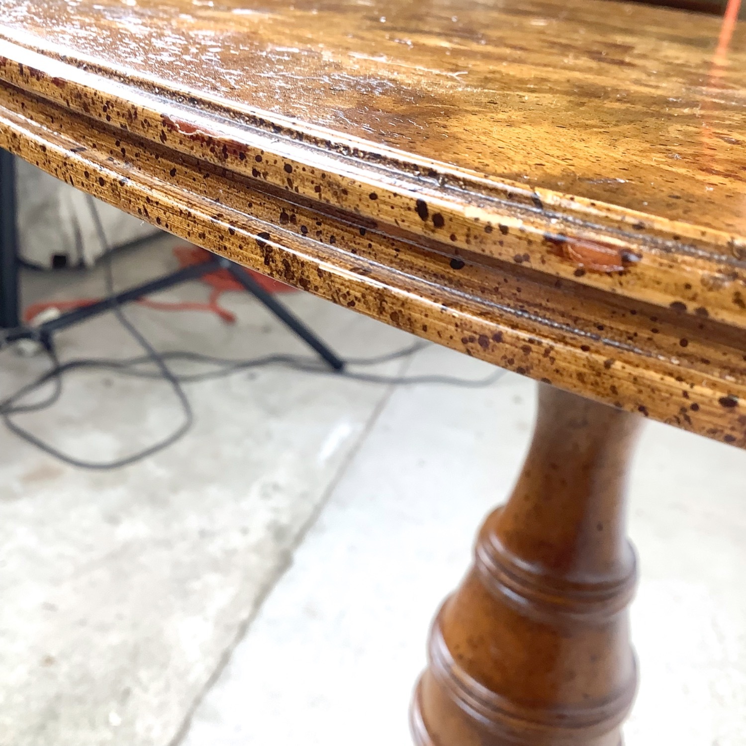 Weiman Burl Veneer Pedestal Accent Table - image-8