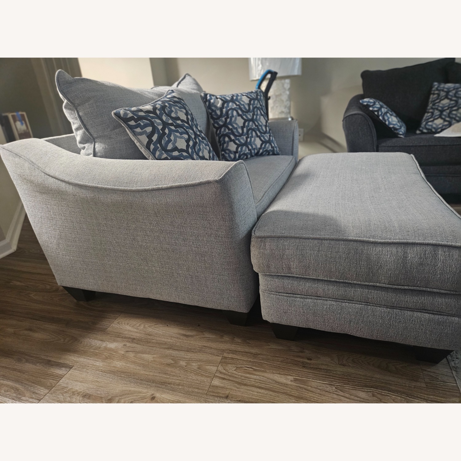 Rooms To Go Light Gray Loveseat - image-4