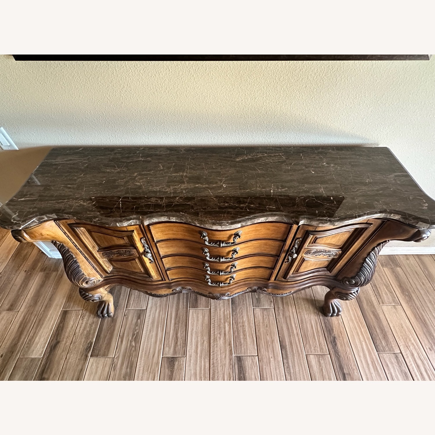 Michael Amini Amaretto Buffet/Hutch - image-6